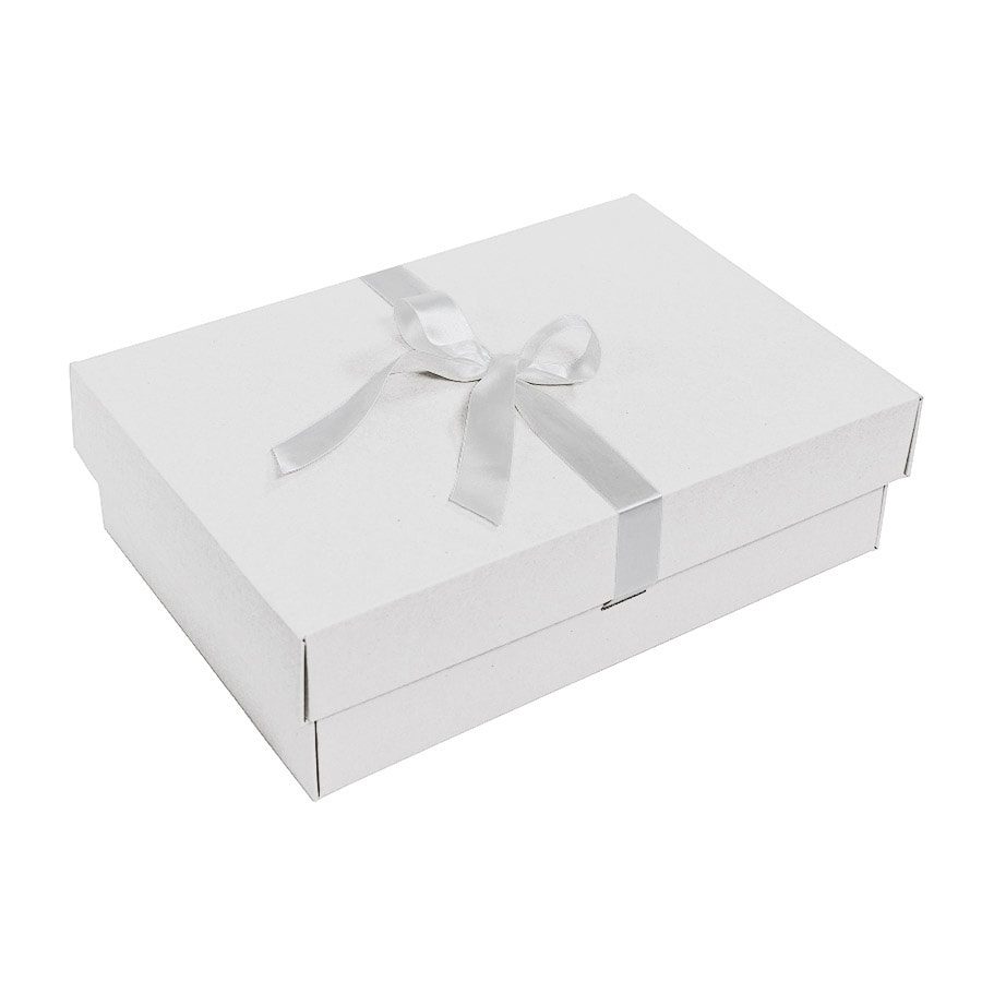 Коробка подарочная с белой атласной лентой